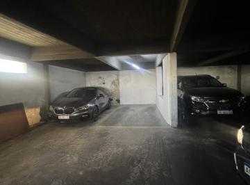 Garage · 15m² · Cochera en Venta en Maipú 877