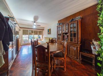 Departamento · 95m² · 5 Ambientes · Departamento en Venta en Rioja 862, Piso 1