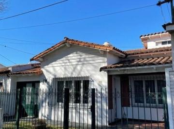 Casa de 5 ambientes, La Plata · Venta de Casa en 476 E/ 19 y 20 - City Bell