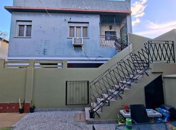 Casa · 207m² · 7 Ambientes · 3 Cocheras · Casa en Venta - Multifamiliar. Oportunidad.
