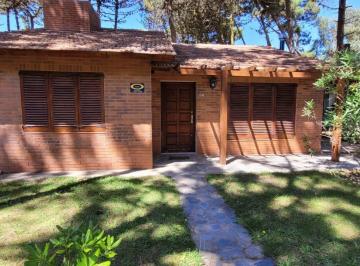 Casa · 71m² · 3 Ambientes · 1 Cochera · Casa Zona Bosque