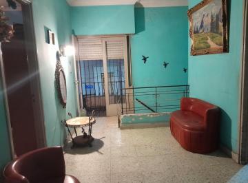 Casa · 500m² · 4 Ambientes · 1 Cochera · Casa en Venta - 2 Dorm. 1 Baño - Local - 500 m² - Lanús