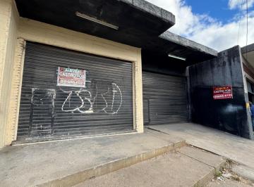 Local comercial · 88m² · 1 Cochera · Dos Locales Sobre Av San Martin Llegando a R.197