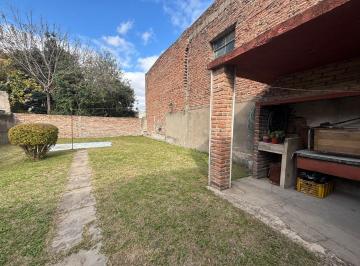 Casa · 139m² · 3 Ambientes · 2 Cocheras · Casa 3 Amb, en Gerli. Acepta Prop. en Parte D Pago