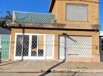 Casa · 120m² · 4 Ambientes · 1 Cochera · Se Alquila Casa 3 Dorm. en B° La France