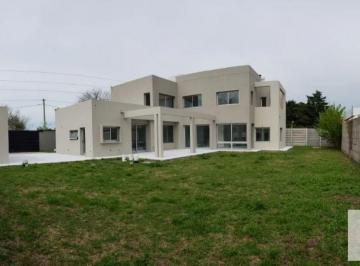 Casa · 280m² · 5 Ambientes · Casa Venta 3 Dorm. 4 Baños 720 m² Totales - Villa Elisa