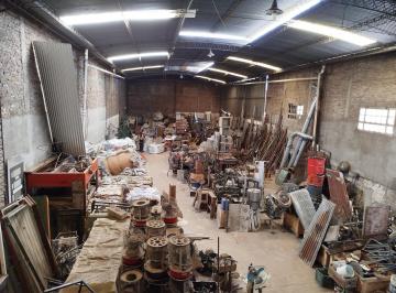 Bodega-Galpón · 744m² · 3 Ambientes · Galpón en Rosario