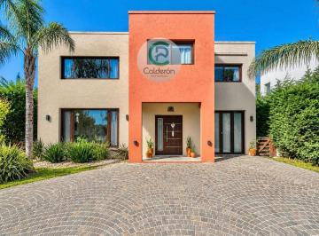 Casa · 210m² · 5 Ambientes · Casa en Venta Barrio Cerrado Haras María Victoria