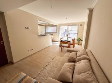 Departamento · 85m² · 4 Ambientes · 1 Cochera · Departamento en Centro