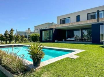 Casa de 5 ambientes, Escobar · Espectacular Casa Amoblada con Vista Al Golf y Laguna – El Cantón