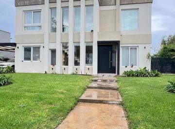 Casa · 270m² · 5 Ambientes · 2 Cocheras · Venta Casa 5 Amb a La Laguna Barrio El Canton Norte Escobar