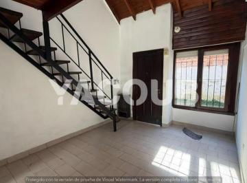 Departamento · 32m² · 2 Ambientes · Oportunidad! Duplex Centrico en Venta - Entrada de Auto y Patio - Tandil Centro