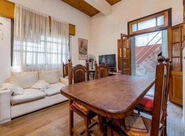 Casa · 70m² · 3 Ambientes · 1 Cochera · Casa en Venta 2 Dorm. con Cochera Es Luis Agote