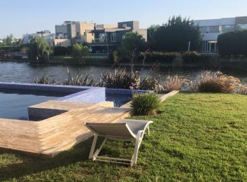 Casa · 311m² · 7 Ambientes · 2 Cocheras · Venta Casa 7 Amb a La Laguna en Barrio Nuevo Quilmes