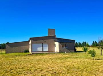 Casa de 4 ambientes, Tornquist · Vendo Casa de 3 Dorm. en Lote Grande, en Saldungaray