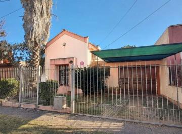 Casa de 3 ambientes, Córdoba · Vendo Casa 2 Dor. en Barrio Smata 1. Cochera. Patio. Excelente Ubicación.