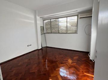 Departamento · 83m² · 4 Ambientes · Departamento de 3 Dorm. a La Venta Sarmiento Al 700