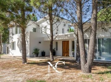 Casa · 314m² · 7 Ambientes · Casa en Venta en Costa Esmeralda a m del Mar