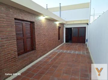 Casa · 160m² · 4 Ambientes · Casa en Venta - 3 Dorm. 2 Baños - Río Cuarto