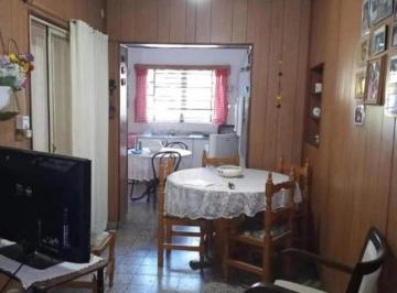 Casa · 112m² · 3 Ambientes · 1 Cochera · Casa en Venta - 2 Dorm. 1 Baño - Cochera - 233 m² - Ramallo