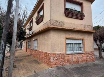 Casa · 200m² · 6 Ambientes · 1 Cochera · Casa Multifamiliar en Venta Ramos Mejia
