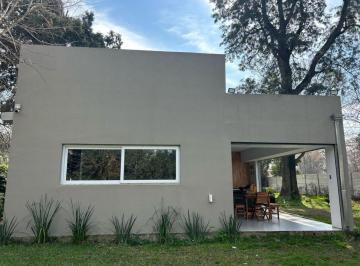 Casa · 186m² · 5 Ambientes · Casa en Venta - 4 Dorm. 4 Baños - 1.400 m² - Longchamps