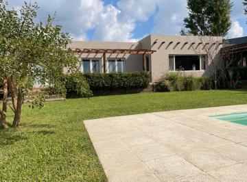 Casa · 1500m² · 5 Ambientes · 2 Cocheras · Alquiler Anual Casa 5 Amb a La Laguna Barrio San Benito Villanueva Tigre