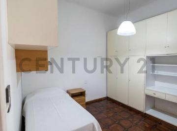 Casa · 180m² · 4 Ambientes · 1 Cochera · Casa de 2 Dorm. a La Venta con Patio y Quincho en La Plata