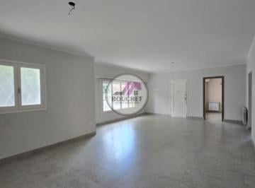 Casa · 121m² · 3 Ambientes · 2 Cocheras · Chalet 3 Ambientes, Dependencia y Garage Quincho Reciclado en Venta | San Jose