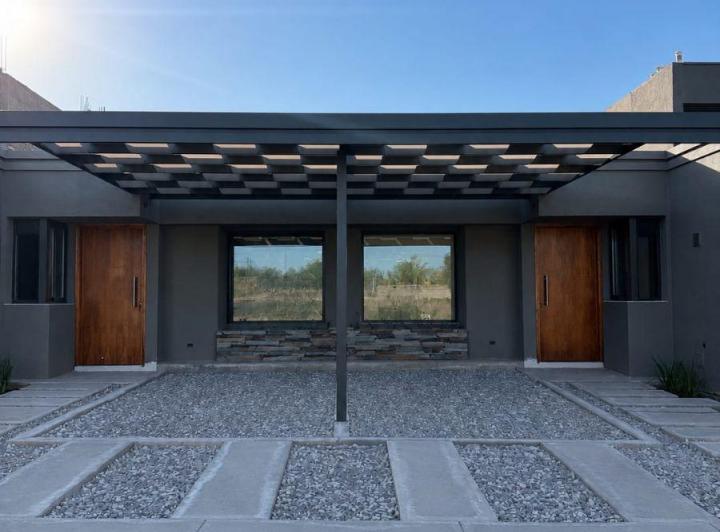Casa · 83m² · 5 Ambientes · 1 Cochera