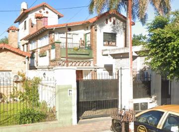 Casa · 475m² · 16 Ambientes · 5 Cocheras · Casa en Venta - 9 Dorm. 11 Baños - Cocheras - 500 m² - Caseros