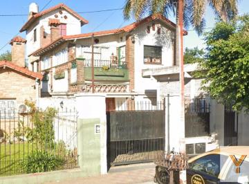 Casa · 475m² · 16 Ambientes · 5 Cocheras · Casa en Venta - 9 Dorm. 11 Baños - Cocheras - 500 m² - Caseros