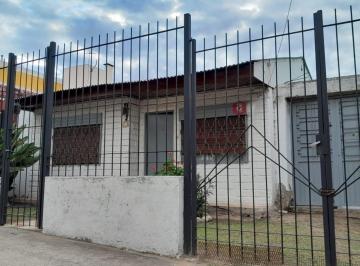Casa · 55m² · 3 Ambientes · 1 Cochera · Casa en Venta - 2 Dorm. 1 Baño - Córdoba