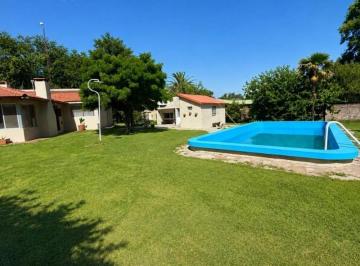 Quinta vacacional · 160m² · 5 Ambientes · 1 Cochera · Venta Casa Quinta en Chivilcoy