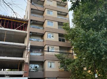 Departamento de 2 ambientes, Tres de Febrero · Oportunidad en Caseros Centro: 2 Ambientes con Cochera y Balcón