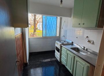 Cocina hacia ventana · 3amb - Alquiler Depto. en Upcn, Ciudad Evita