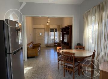 Casa · 154m² · 3 Ambientes · 1 Cochera · Venta Casa Tres Ambientes Terraza Patio Garage Galpón Quilmes