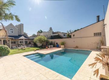 Casa · 190m² · 5 Ambientes · 2 Cocheras · Venta Casa 5 Amb en Wilde con Pileta Apto Credito