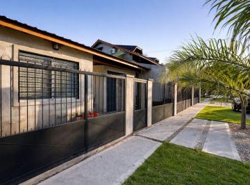 Casa · 128m² · 3 Ambientes · 2 Cocheras · Casa Venta 3 Ambientes Jardin Francisco Alvarez