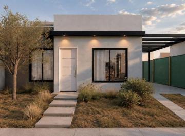 Casa · 70m² · 4 Ambientes · 1 Cochera · Pinar del Sol V Maipu. Venta Casa 2 Dorm.