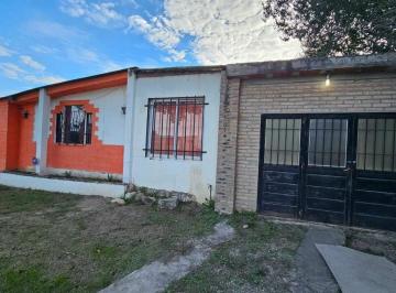 Casa · 233m² · 7 Ambientes · 1 Cochera · Venta Casa 3 Dorm en Tanti B Parador