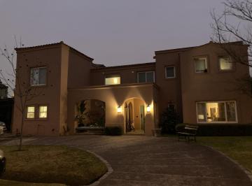 Casa · 390m² · 4 Dormitorios · 1 Cochera · La Casa Mas Linda de Talar 1