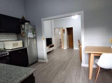 PH · 84m² · 2 Ambientes · 2 Cocheras · PH 2amb. Garage. Patio. Apto Credito! Excelente!