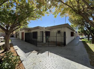 Casa · 230m² · 8 Ambientes · 3 Cocheras · Venta de Casa y Mas 2 Departamentos Las Heras