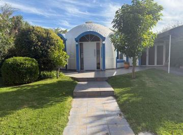 Casa · 94m² · 4 Ambientes · 2 Cocheras · Casa 4 Ambientes Venta Canning