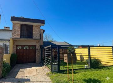 Casa · 206m² · 4 Ambientes · 2 Cocheras · Venta Casa 4 Amb - Cochera Apto Credito 228 m²