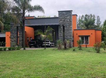 Casa · 300m² · 4 Ambientes · 4 Cocheras · Casa en Venta - 3 Dorm. 4 Baños 4 Cocheras - 5600 m² - Campos de Roca I, Coronel Brandsen