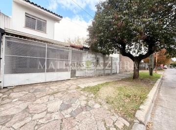 Casa · 91m² · 4 Ambientes · 2 Cocheras · Casa en Castelar Norte