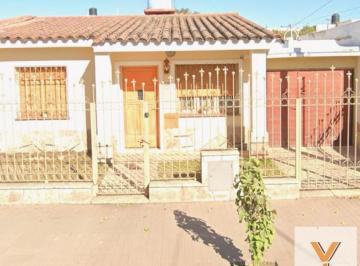 Casa · 180m² · 4 Ambientes · 1 Cochera · Casa en Venta - 2 Dorm. 1 Baño - Cordoba