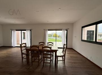 Casa · 140m² · 4 Ambientes · Casa en Alquiler Arenas del Sur